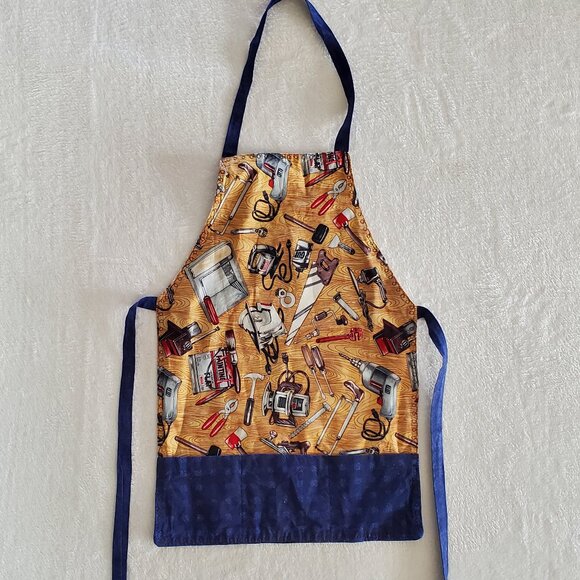 Kids Apron REVERSIBLE Tools & Trains Apron with 3 Pockets Baking Cooking Art - Picture 1 of 11